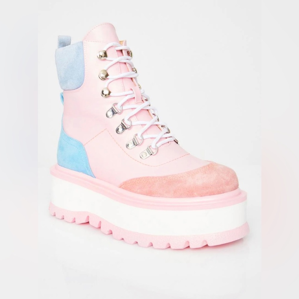 NWOT Dolls Kill Baby Hydra Matrix Platform Boot!